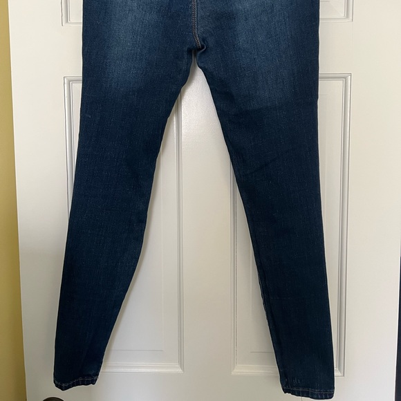 Blue Republic Jeans Size 9 these lift the bottom and have a great ripped look. - Picture 3 of 5